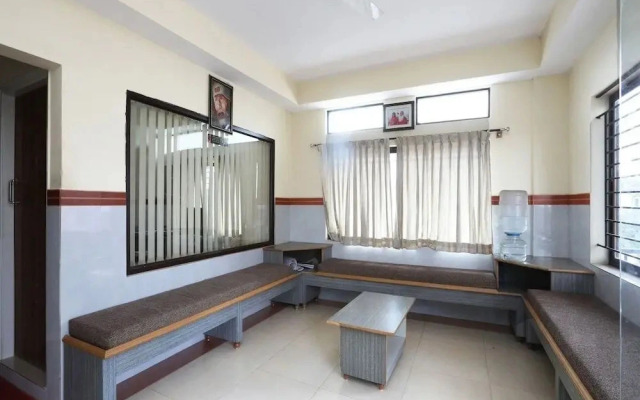 Varadashree Comforts By OYO Rooms