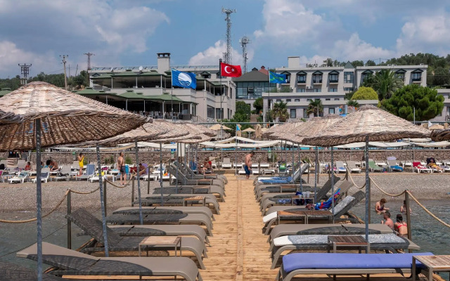 Assos Eden Gardens Hotel