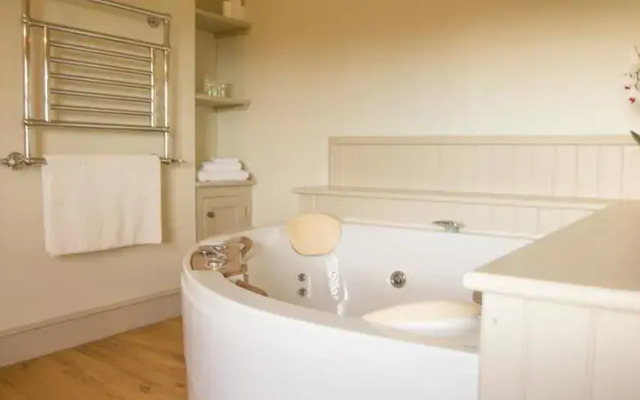 Dunston Pillar Farm B&B