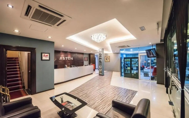 Aston Boutec Hotel Lintas Plaza