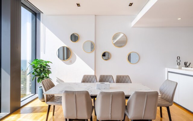 DHH Bluewater Island Building 2 Sea View