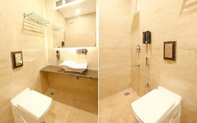 Fabhotel Divine Casa