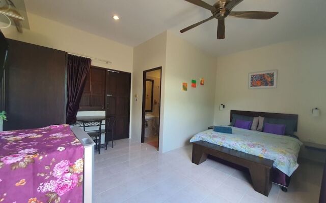 Baan Muchshima Hostel Phuket