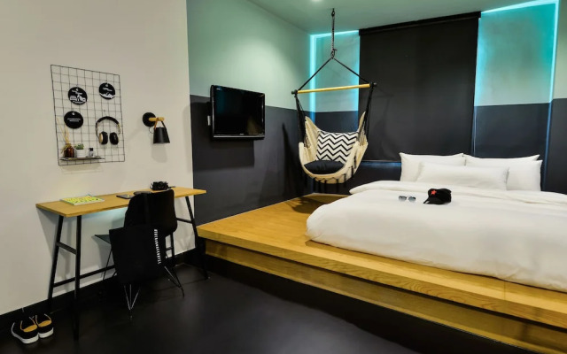 The Hammock Hotel Fine Arts Museum