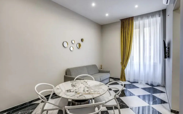 Golden Rose in Naples