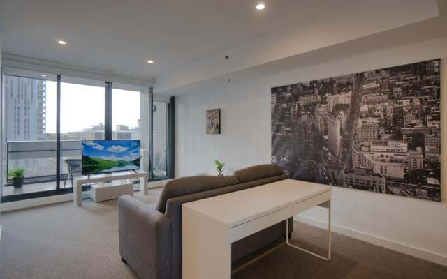 Luxury 2 Bedroom Apartment - Adelaide CBD