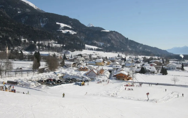 Luxurious Chalet in Kotschach-mauthen Near Ski Area