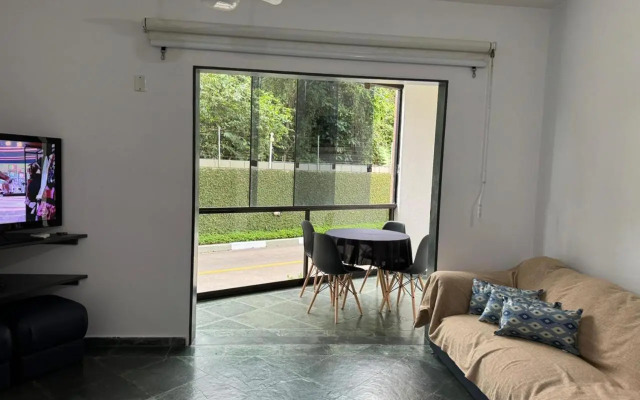 Apartamento Centro de Bertioga 100MTS da praia.