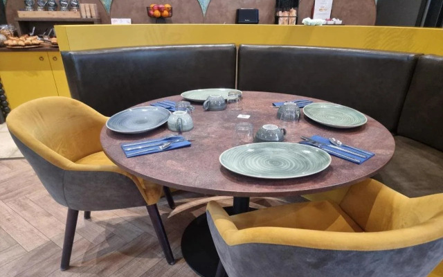 Ibis Styles Dijon Sud Domaine De Beauregard 21600 Longvic