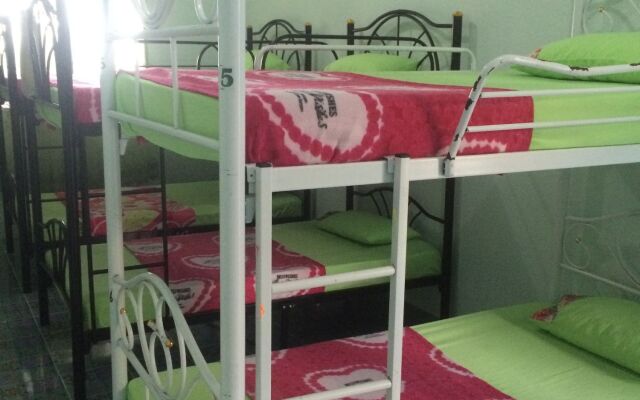 Supreeya Guesthouse - Hostel