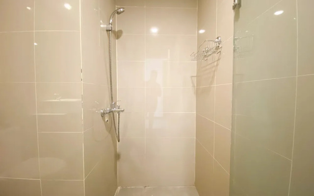 Cozy Living Studio (No Kitchen) At Sentraland Semarang Apartment
