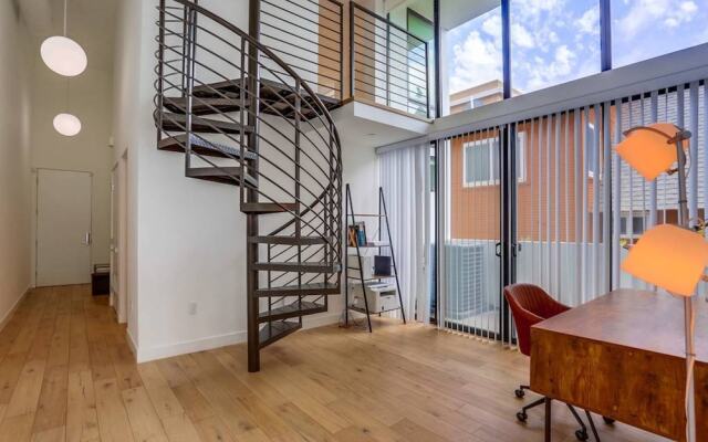 Spacious San Diego Loft wParking