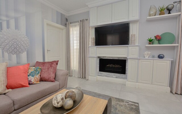 The Blue Sapphire Guesthouse