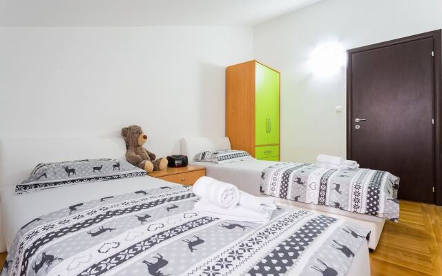 Holiday House Klaric