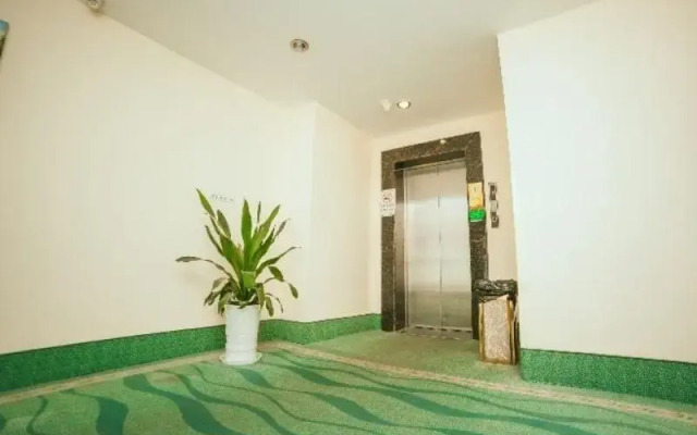 GreenTree Inn Yangzhou Slender West Lake Wencheng Attic Express Hotel