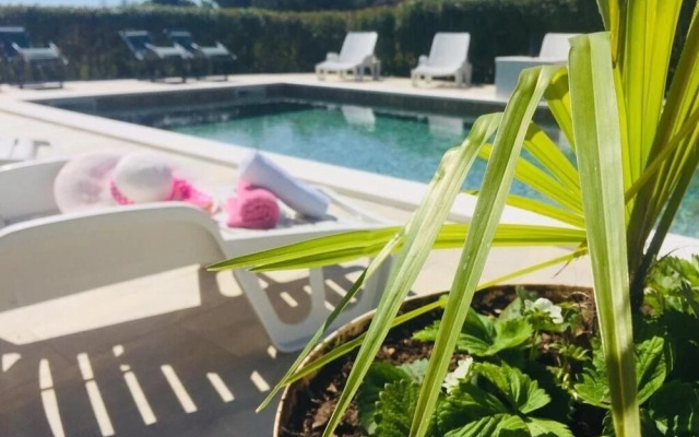 Pool - Swimming Pool and Grill - A4