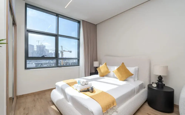 Mesmerizing Studio Located in the Center of JVC