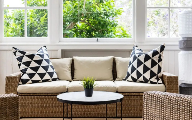 Elegant 4 Bedroom Home By Balmoral Beach