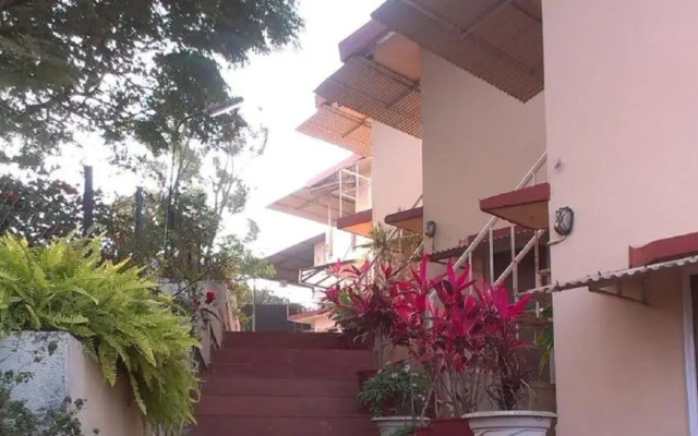 Hotel Anando Saputara