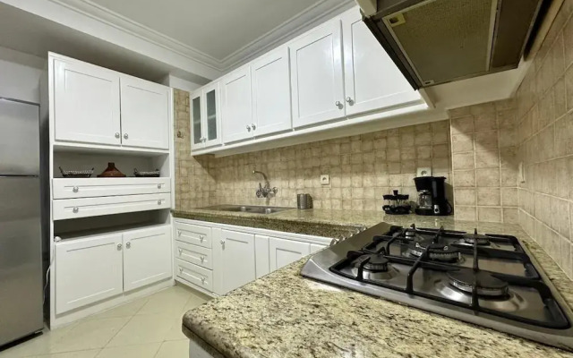 SHRTSTAYS Guesthouse