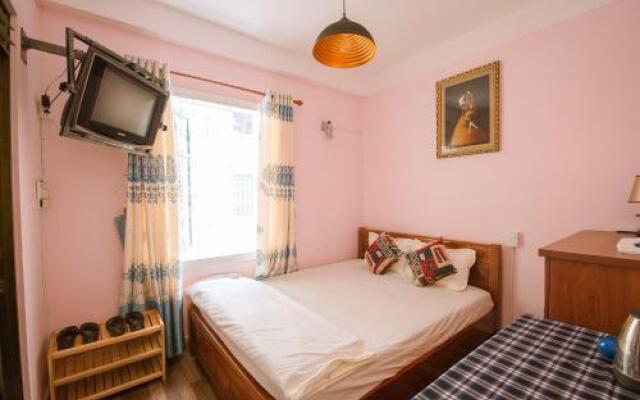 Q Hostel