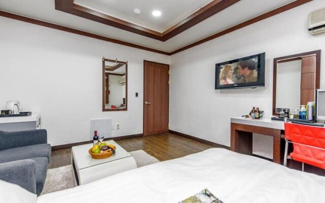 MK Hotel