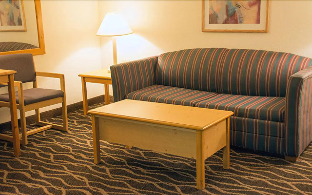 Boarders Inn & Suites by Cobblestone Hotels - Wautoma