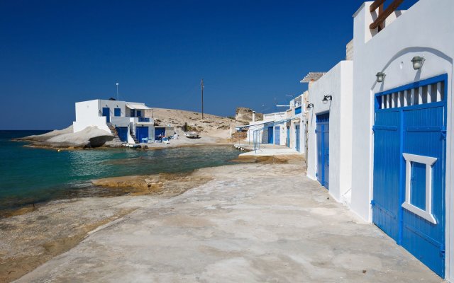 Manolis & Filio Home By The Sea Milos