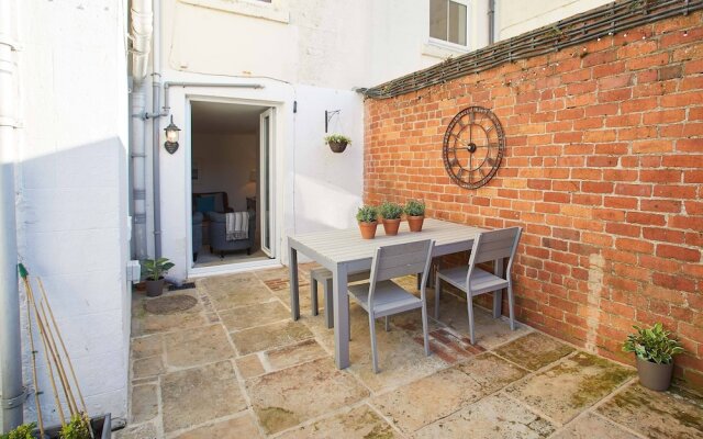 The Courtyard Retreat