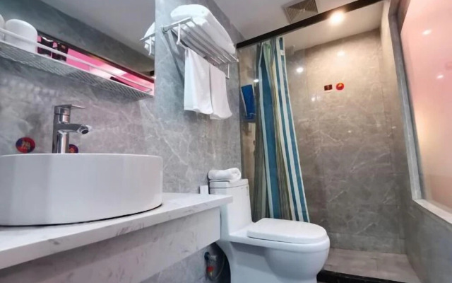 Junyi Hotel (Shaoxing Shangyu Pedestrian Street)