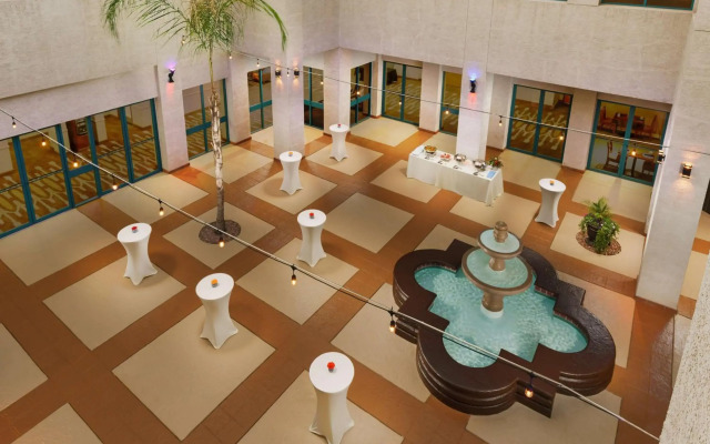 Hilton Phoenix Airport