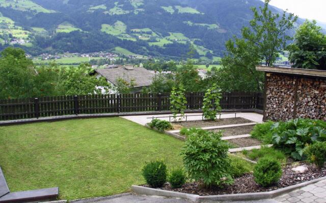 Modern Holiday Home in Fugen Near Ski Area