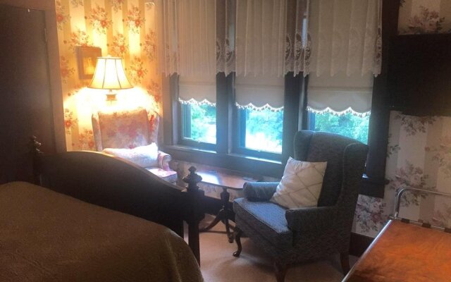 Queens Landing Guest House