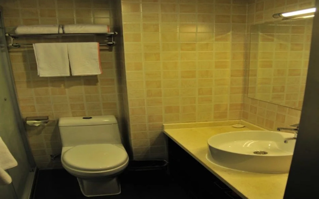 Fairyland - Shanghai New International Expo Center Yanggao South Road Metro Station – Bathroom – Shanghai