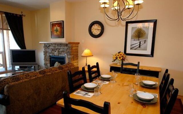 Sullivan Stone Lodge