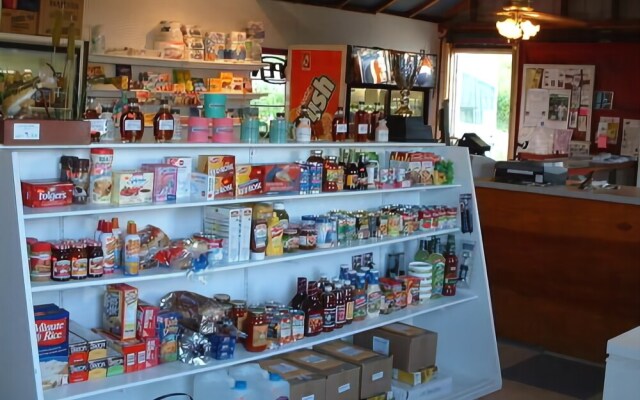 Limerick Lake Lodge & Marina