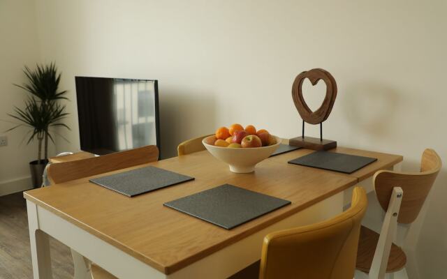 Luxury Bath Riverside Apt Parking & Gym