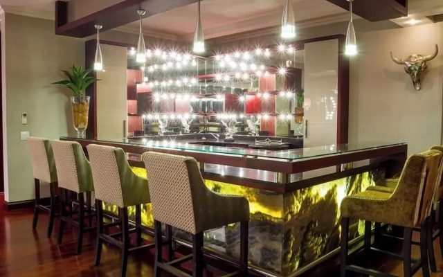 Royal Mukumbura Boutique Hotel