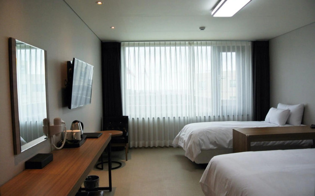 Jeju Noblesse Tourist Hotel