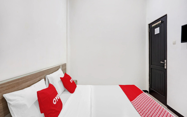 OYO 90442 Almeira Homestay Syariah Sub