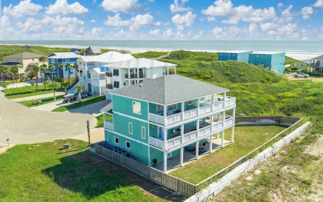 Ocean Views Optional Golf Cart Sleeps 14