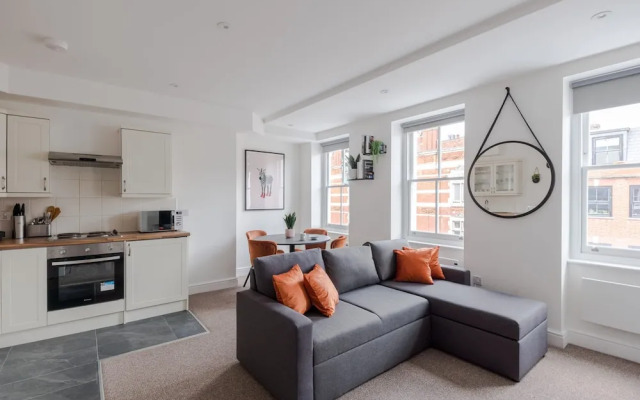 The Vanity Affair - Fitzrovia - by Frankie Says