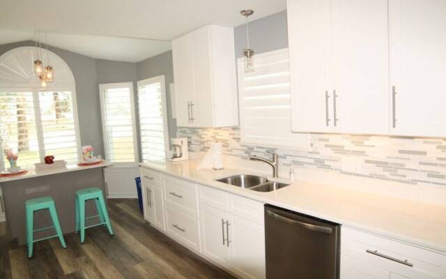 Sunset Harbor 3 Bedroom Home by Redawning