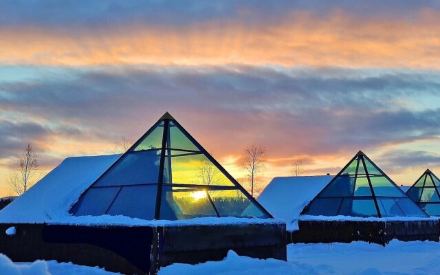 Aurora Pyramid Glass Igloos