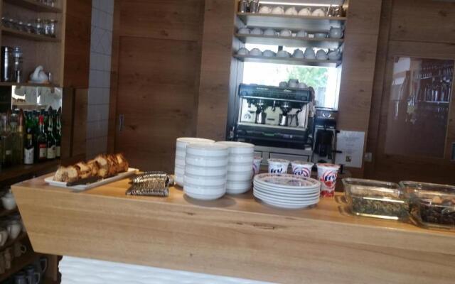 Fischwirtshaus Landmotel "Die Donaurast"