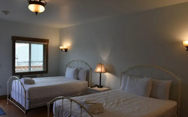 Yellowstone Condo Suites