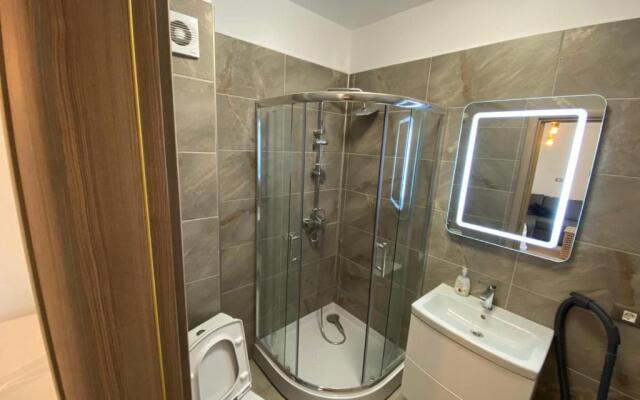 Alezzi Holiday Apartment 13 G