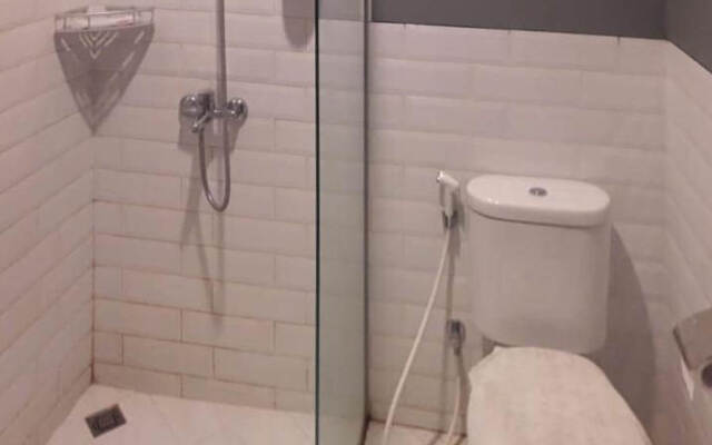 RedDoorz Plus @ Doorman Guest House