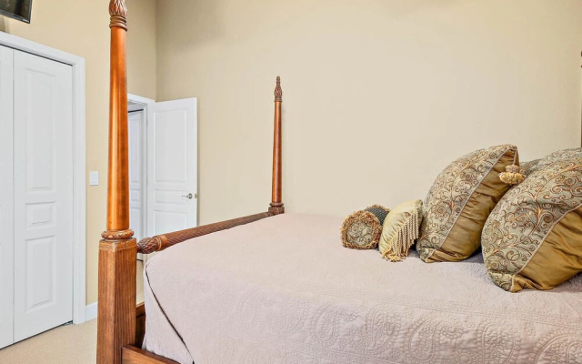 Tuscan Sun by Teeming Vacation Rentals