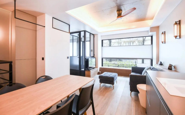 Modern Family Apartment Next To The Eiffel Tower